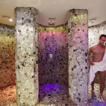 Sonnhof Alpendorf - An Adults Only Place 호텔